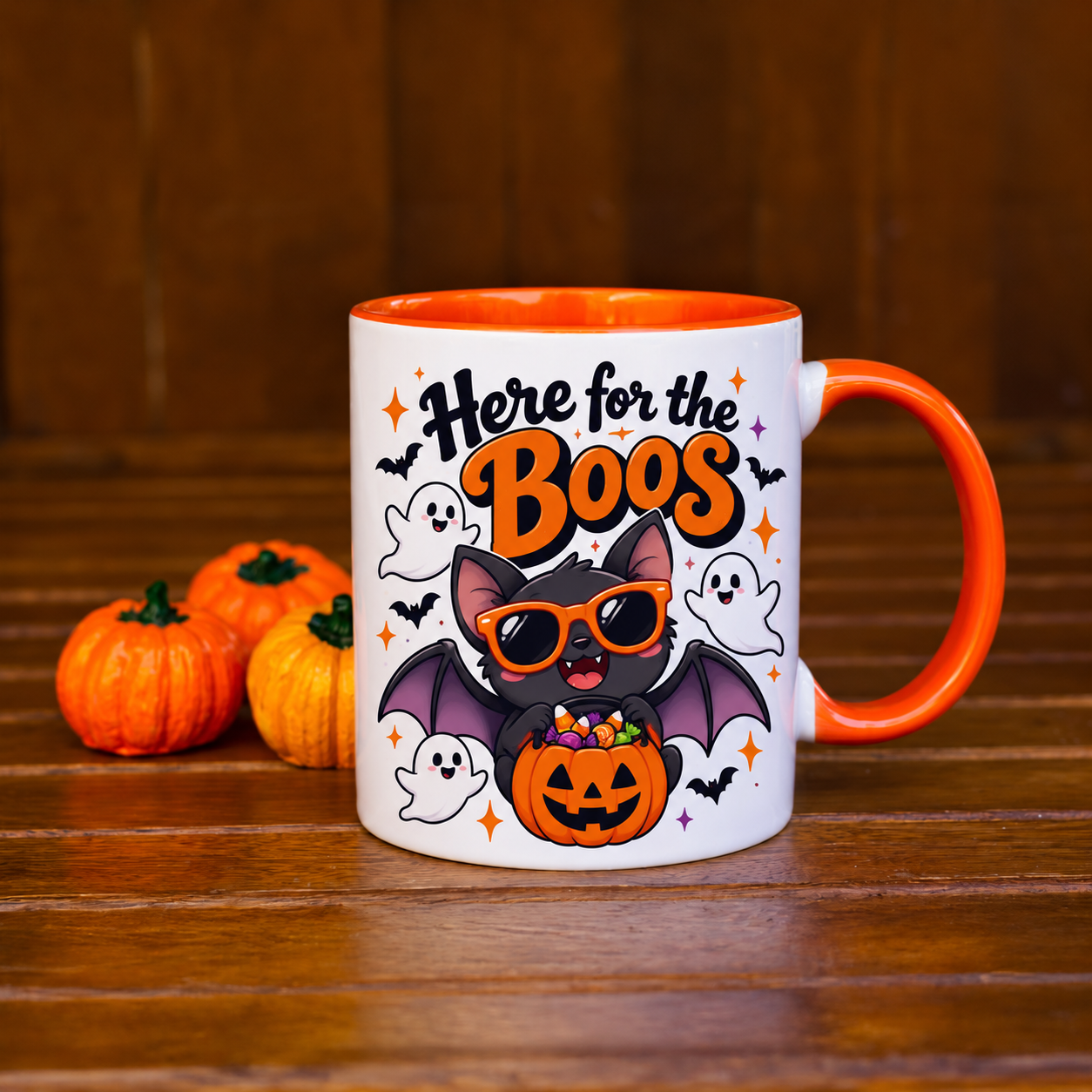 Cană Halloween Here for the Boos – Liliac Amuzant, Interior Portocaliu