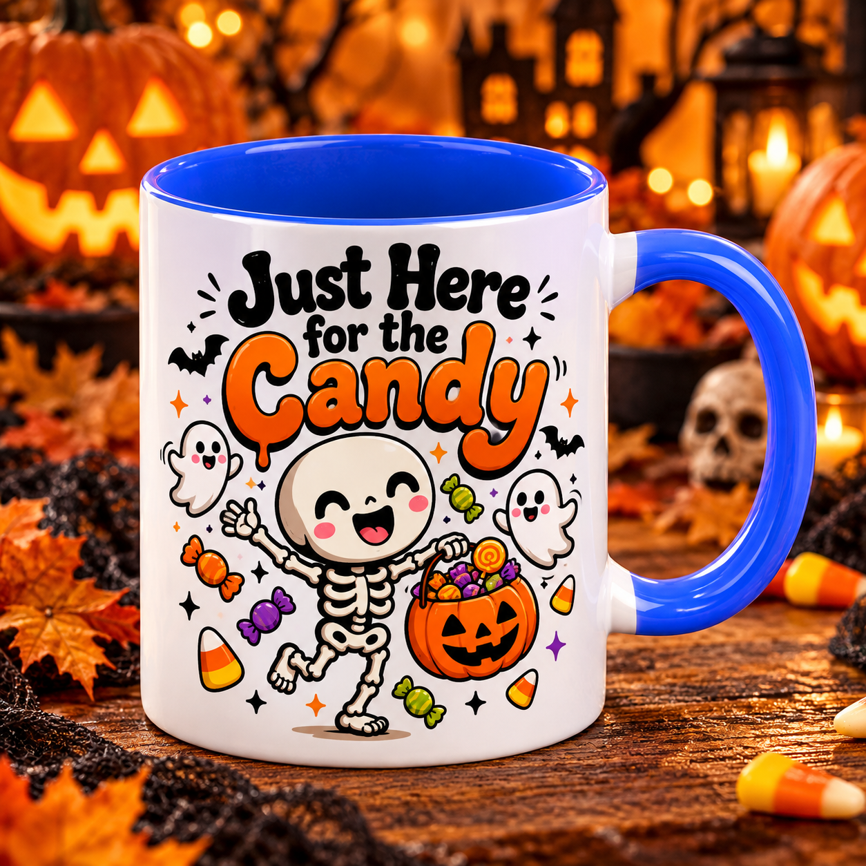 Cană Halloween Just Here for the Candy – Schelet Simpatic, Interior Albastru